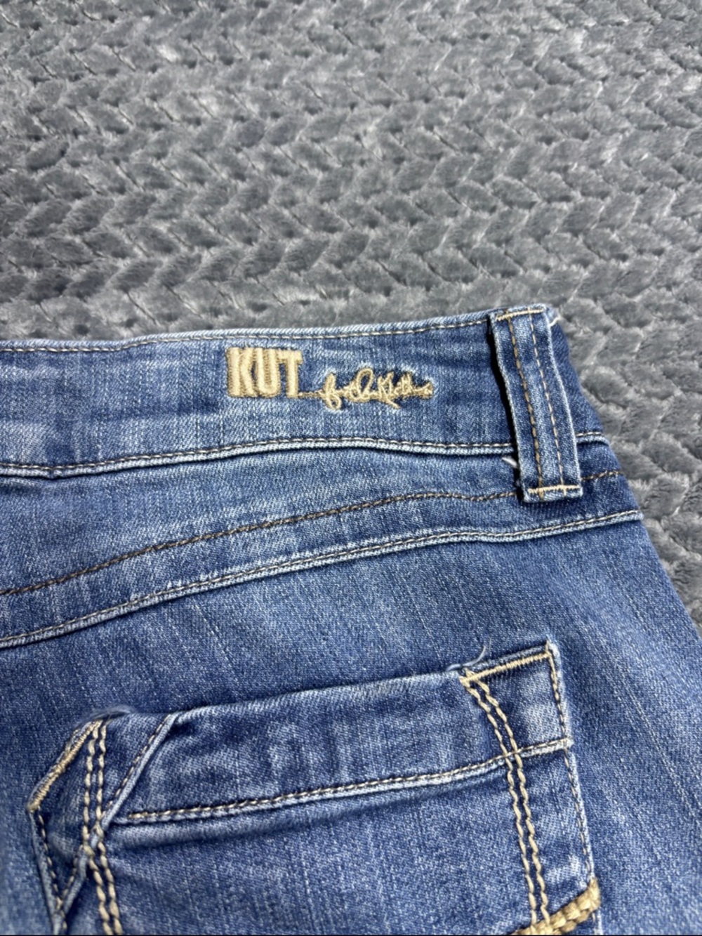 Kut from the Kloth Medium Blue Denim Roll-Cuff Women's Bermuda Shorts - Picture 3 of 5